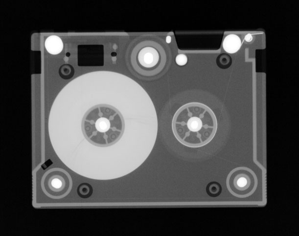 X-ray picture of Maxell MC-3000XL tape